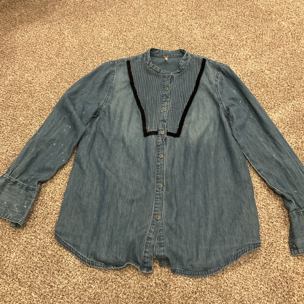 Free People distressed denim button down, size Large, EUC, vintage